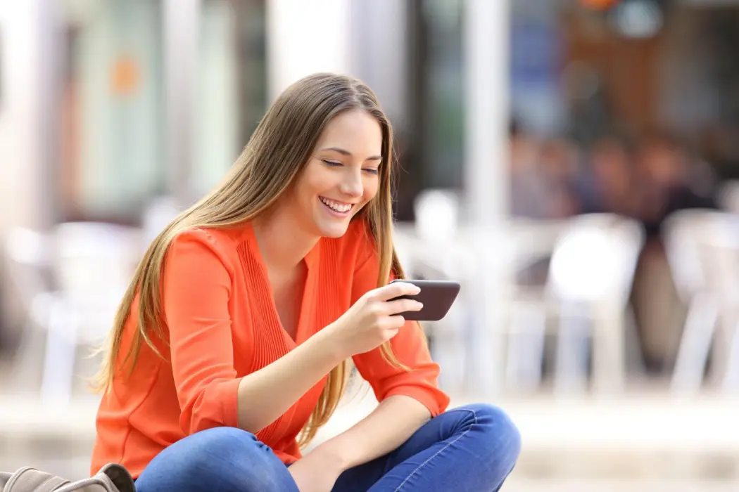 Telewizja w telefonie – jak oglądać TV przez Internet?