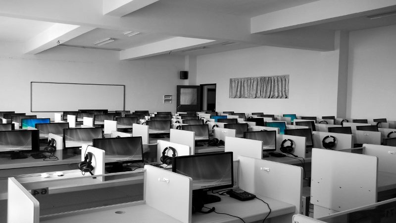 Profesjonalne słuchawki do call center jak wybrać najlepszy model?