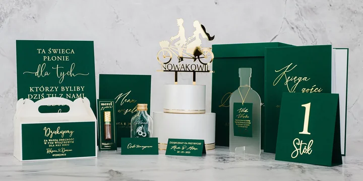 Estetyczna papeteria ślubna pozytywnie wypływa na wygląd sali weselnej