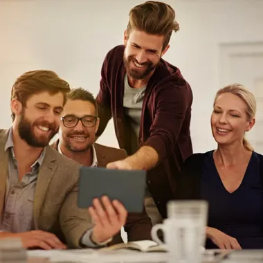 Jak utrzymać wysoką średnią ocen szkoleń z marketingu przy tysiącach kursantów?