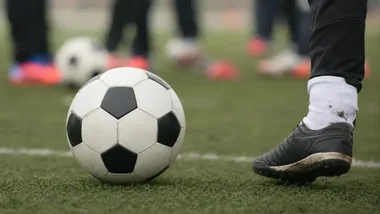 UKS Cieszyn z mocnym otwarciem trampkarzy. Padło 15 goli