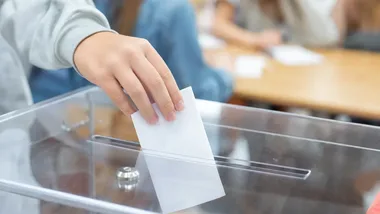 Uczniowie mogą zdobyć 2500 zł. Trzy etapy konkursu wyborczego