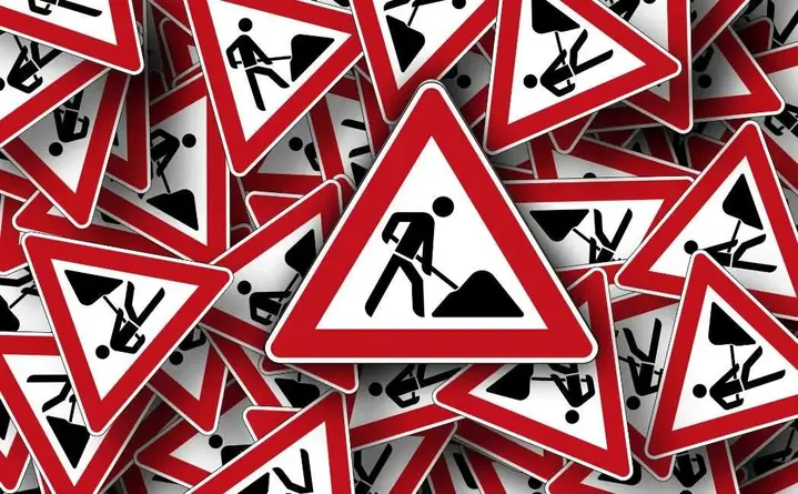 Remont nawierzchni porfirowej na ul. Menniczej - utrudnienia w centrum Cieszyna