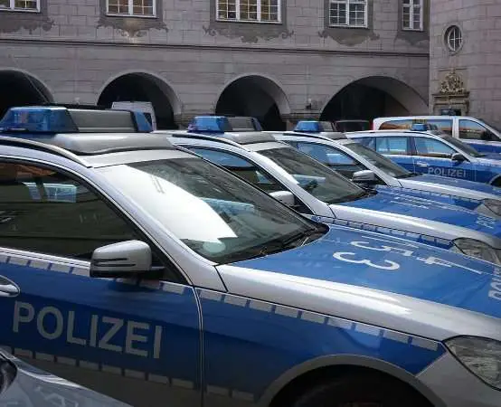 KPP w Cieszynie: Policjant po służbie odzyskał skradziony samochód po pościgu