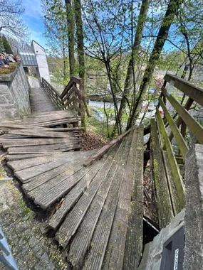 Schody do Zamku Cieszyn runęły – cztery osoby trafiły do szpitala