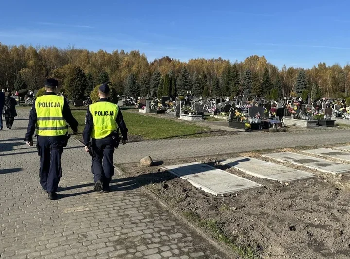 Nie wszędzie dojedzie się jak zwykle. Zmiany przy cmentarzach w powiecie cieszyńskim