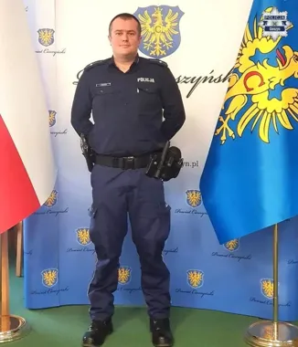 Dwa zdarzenia w rejonie dzielnicowego z Cieszyna. Ustalił opiekuna psa