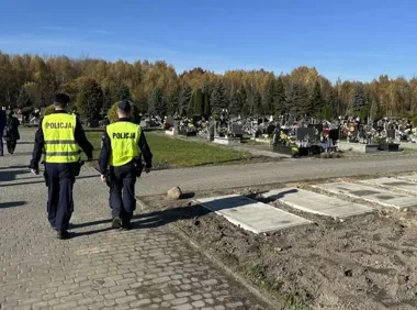 Nie wszędzie dojedzie się jak zwykle. Zmiany przy cmentarzach w powiecie cieszyńskim