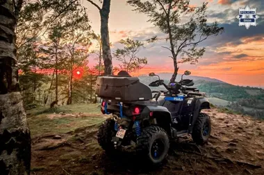 Górskie patrole na quadach - policja i leśnicy docierają tam, gdzie inni nie wjadą