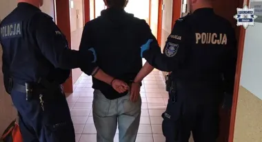 Ucieczka przez okno stodoły zakończyła się aresztem i zarzutami
