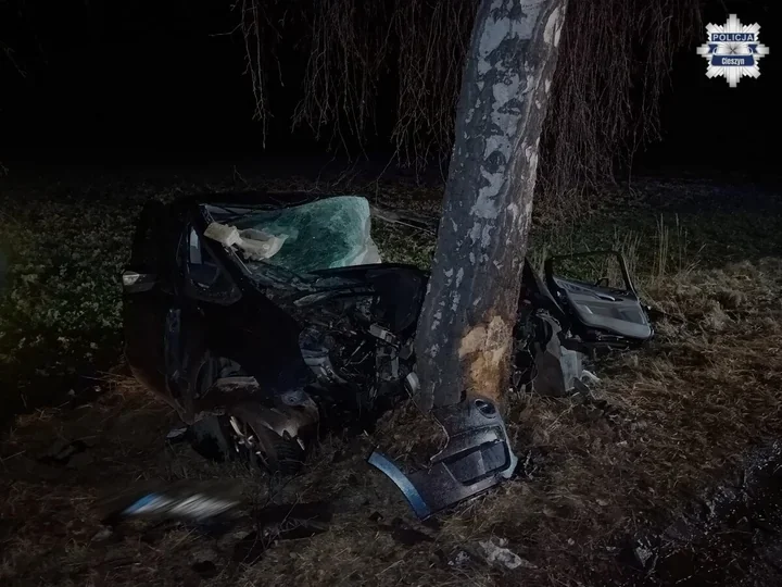 Tuż przed północą - Ford wypadł z jezdni i zabił 21-latka w Kończycach Wielkich