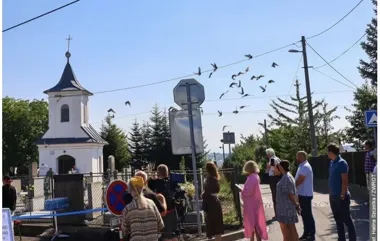 36 gołębi przy Pomniku Tragedii Żywocickiej. Pamięć o ofiarach trwa