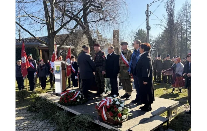 Wspomnienie nocy, która zmieniła losy – Dębowiec pamięta zrzut Cichociemnych