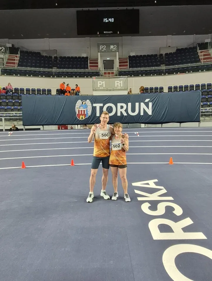 Medale dla biegaczy z Ochab Małych – sukcesy reprezentantów gminy Skoczów