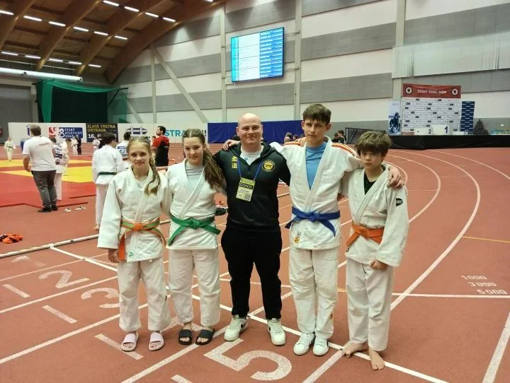 Cieszyńscy judocy otarli się o medale w Ostrawie i wrócili z mocnym wynikiem