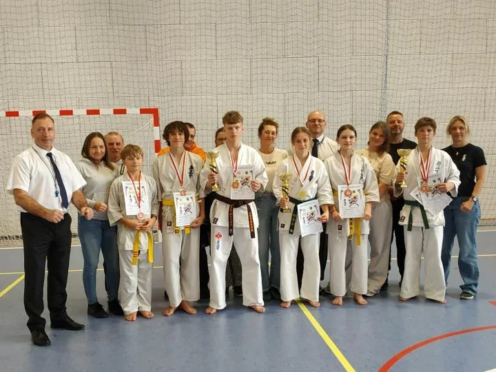 Cieszyńscy karatecy wracają z Liszek z siedmioma miejscami na podium