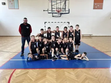 Młodzi koszykarze STELA pokazali serce na domowym turnieju