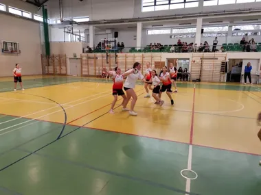 Jedynka pewna zwycięstwa – zacięta rywalizacja młodych szczypiornistek