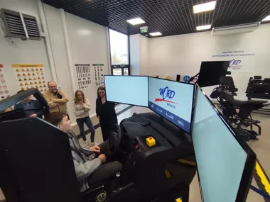 Wiślańscy nauczyciele poczuli, jak kończy się zderzenie i dachowanie