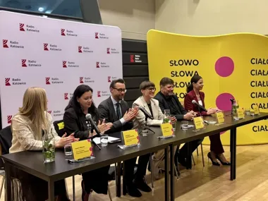 Granatowe Góry wracają do Wisły. Literatura i pociąg za złotówkę